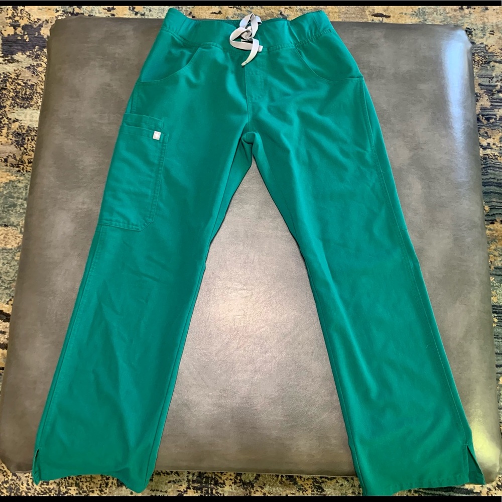 FIGS XS petite hunter green made scrub pants